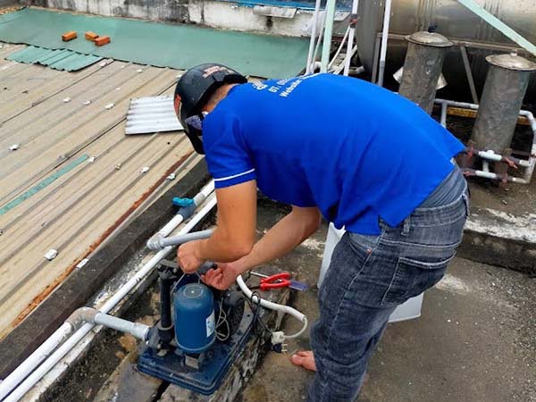 Sửa máy bơm nước tại nhà 